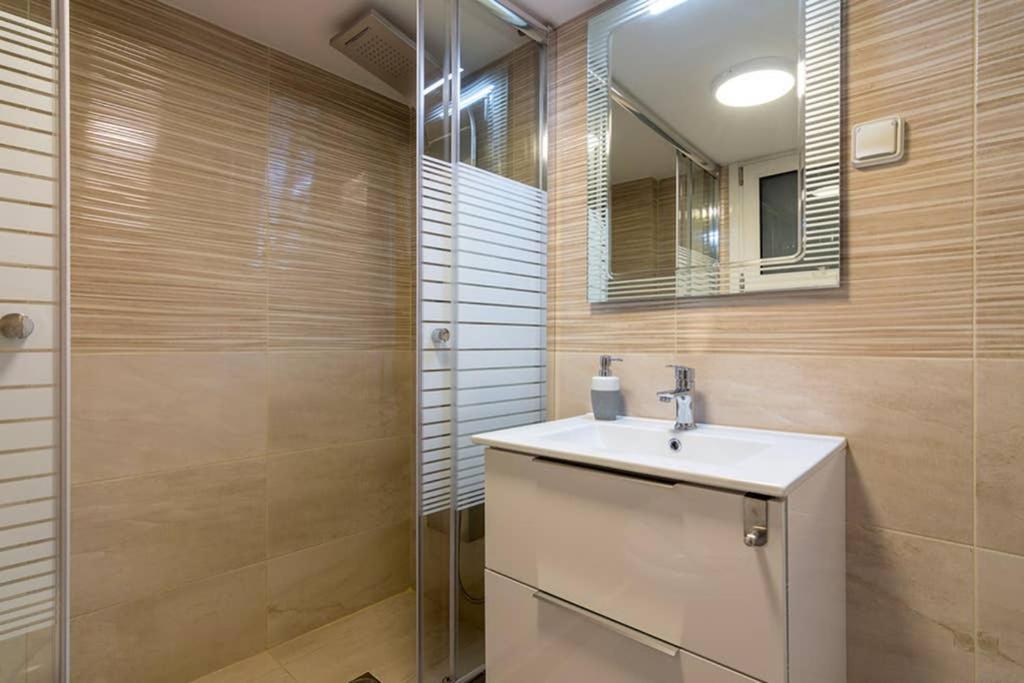 Ferienwohnung Brand New Decorated Flat For 4 Ppl In Pagrati Athen Exterior foto